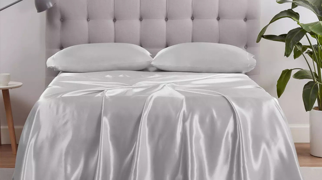 Serta Satin Twin Sheet Set in White Color