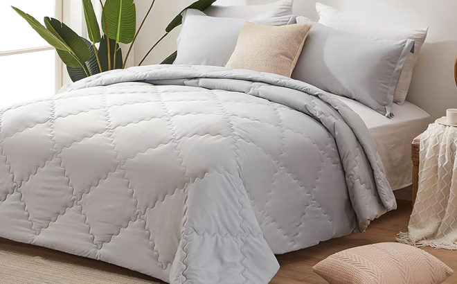 SunStyle Home Lightweight Comforter Queen Size