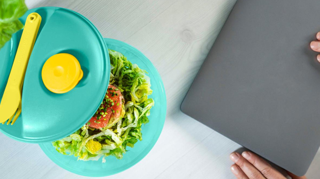 Tupperware 6 Pc Salad On The Go Set