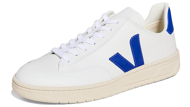 Veja Mens V 12 Shoes in Extra White