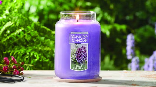 Yankee Candle Lilac Blossoms Scent Large Jar