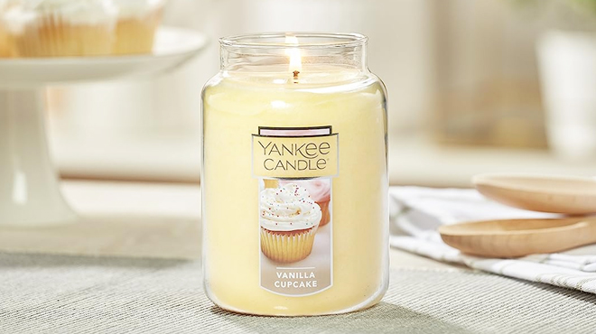 Yankee Candle Vanilla Cupcake Scented Large Jar