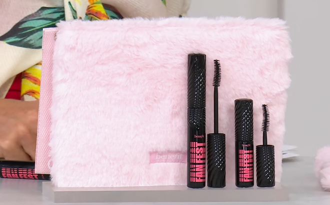 Benefit Cosmetics Fan Fest Mascara and Mini Set with Bag