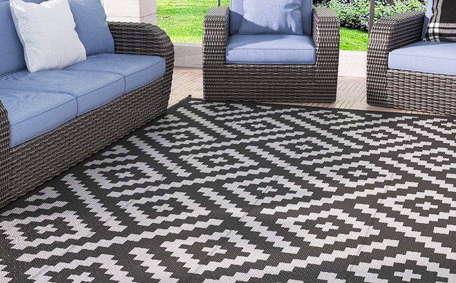 Black and Grey Patio Rug