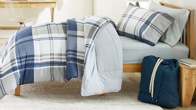 Casual Comfort 7 Piece Plaid Dorm In A Bag Blue Plaid Color