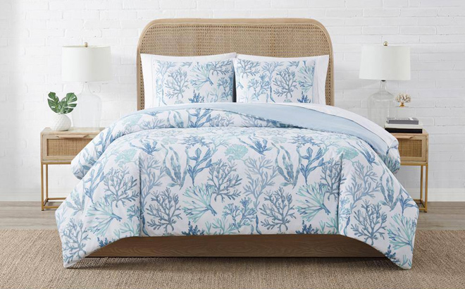 Coastal Living Palm Beach Coastal 3 Piece Multi Polyester Microfiber FullQueen Duvet Cover Set