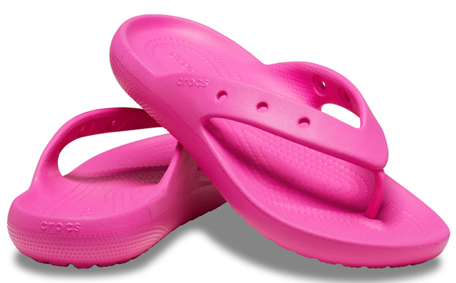 Crocs Classic v2 Flip Flop in Juice Pink