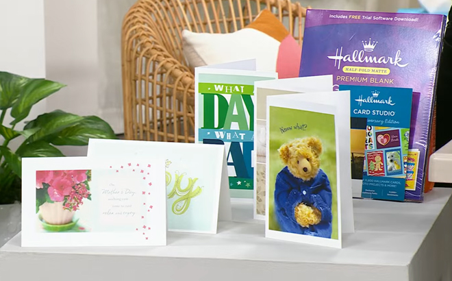 Hallmark Greeting Card Software Bundle with 20 Blank Cards