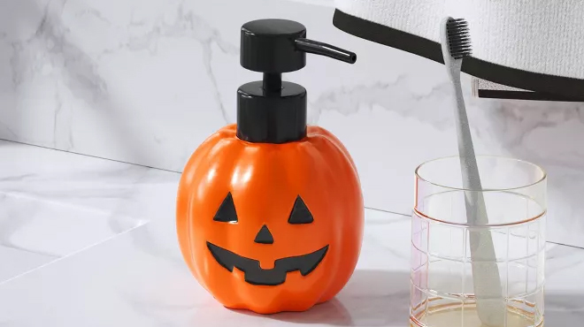 Hyde EEK Halloween Pumpkin Soap Pump