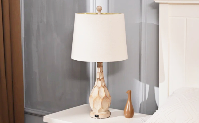 Kaelynn Resin USB Table Lamp