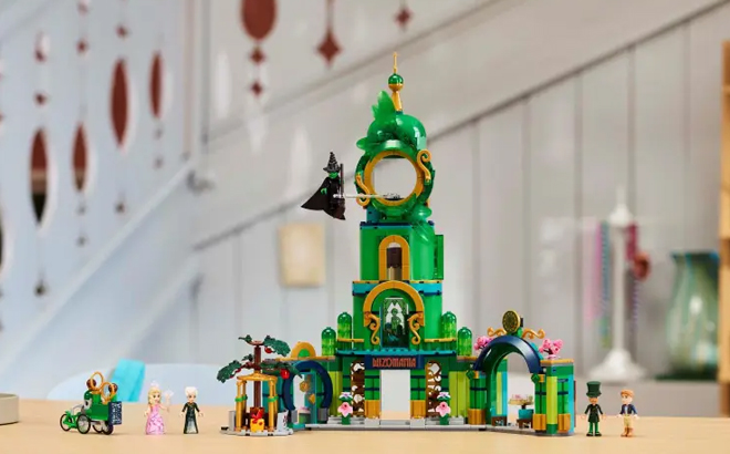 LEGO Wicked Welcome to Emerald City