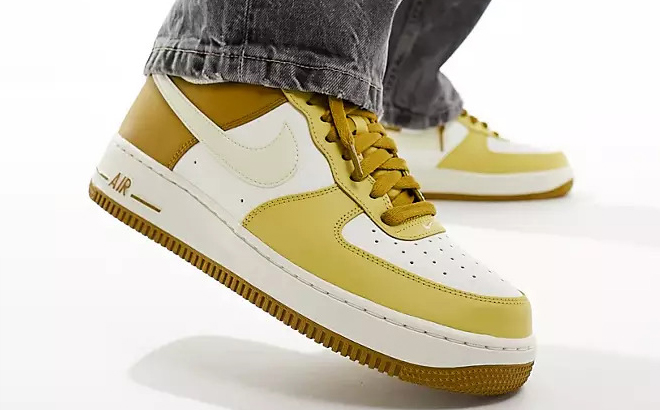 Nike Air Force 1 07 Shoes