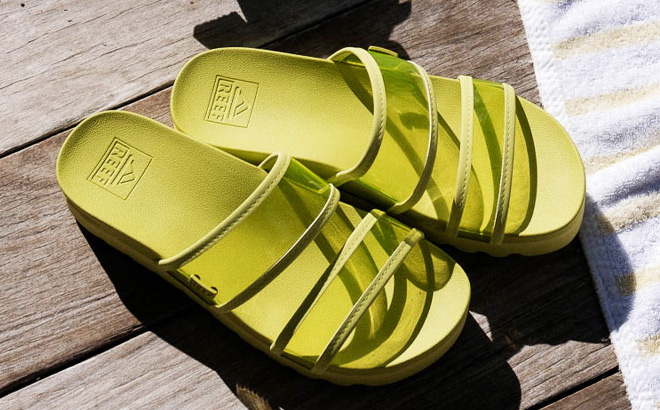 Reef Vista Hi Energy Womens Slide Sandals in Citron Color