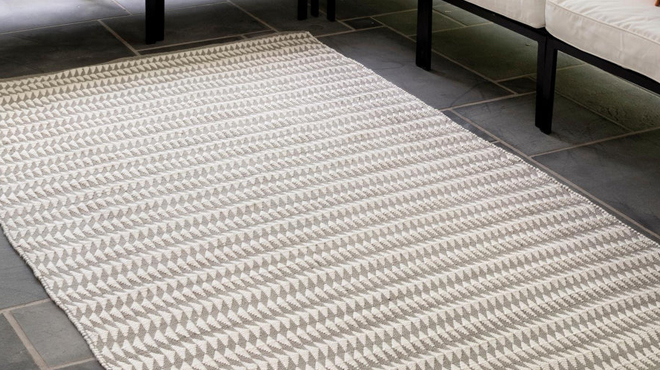 nuLOOM Outdoor Striped Yasmin Area Rug