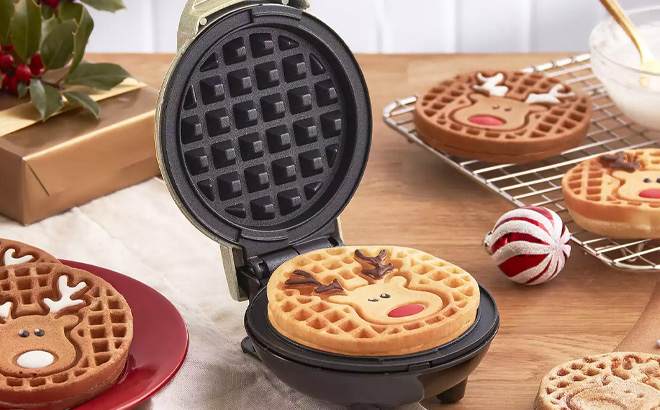 Dash Reindeer Mini Waffle Maker