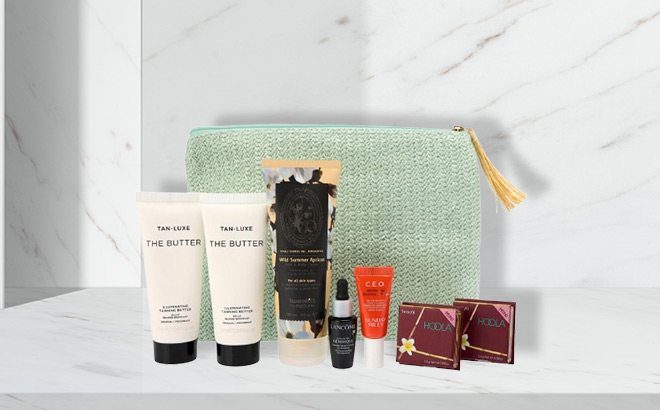 Discover Beauty x Beauty Essentials Sample Bag on the Table