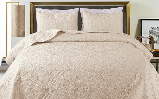 Exclusivo Mezcla Queen Quilt Bedding Set in Brich Beige Colors