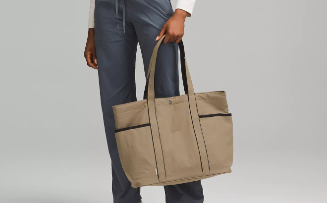 Lululemon Daily Multi Pocket Tote Bag