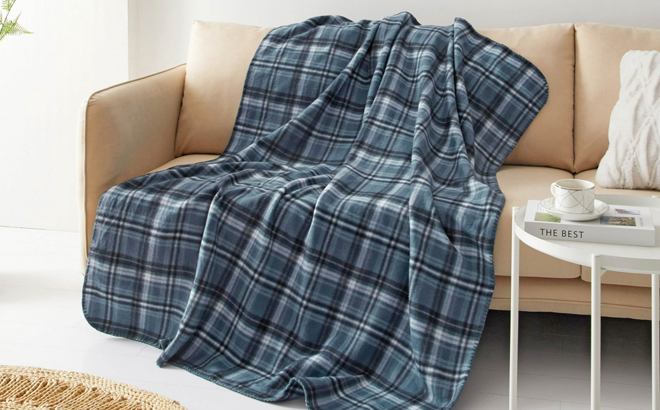 Mainstays Fleece Throw Blanket in Blue Plaid