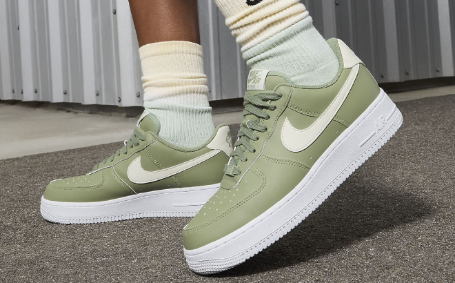 Nike Air Force 1 07 Shoes 