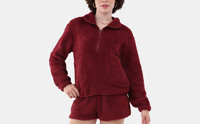 No Boundaries Womens Plush Pullover with Pockets