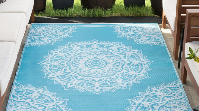 Reversible Plastic Straw Outdoor Rugs for Patios