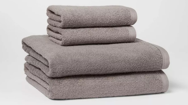 Room Essentials 4 Piece Antimicrobial Towel Set in Gray