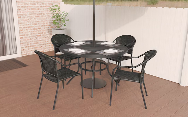 Style Selections Pelham bay Round Outdoor Dining Table 48 in W x 48 in L with Umbrella Hole