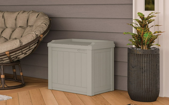 Suncast 22 Gallon Outdoor Deck Storage Box in Light Taupe