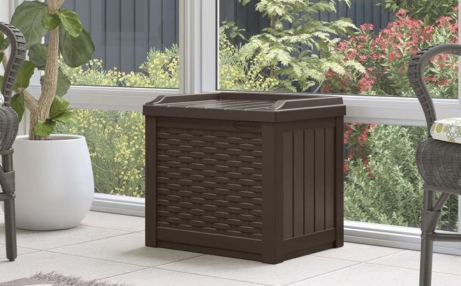 Suncast 22 Gallon Outdoor Deck Storage Box