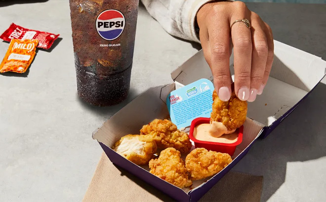 Taco Bell Crispy Chicken Nuggets with Free Drink