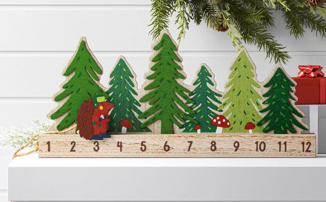 Wondershop Woodland Christmas Countdown Advent Calendar with Hedgehog Counter