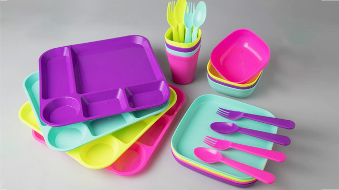 Your Zone Plastic Dinnerware Set for Kids