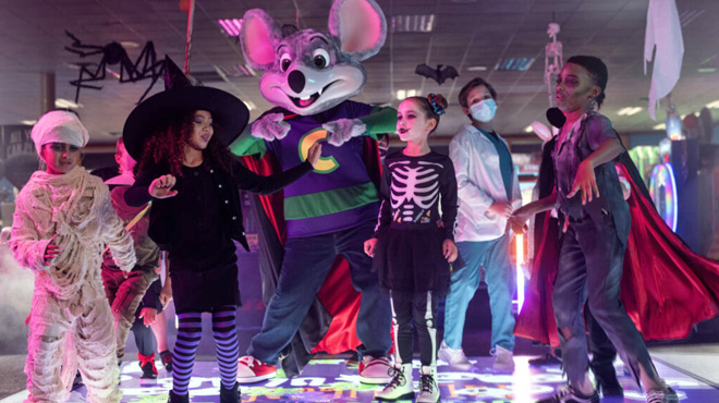 Chuck E Cheese DJ Munch Haunted House Party