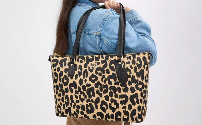 Coach Outlet Gallery Tote Bag With Leopard Print