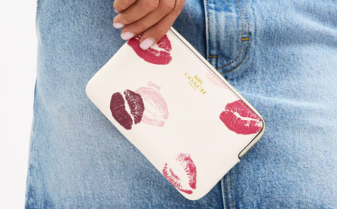 Corner Zip Wristlet With Lips Print