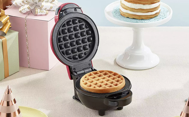 Dash MultiMaker Mini System Holiday Waffle Maker