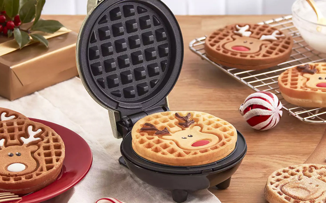 Dash Reindeer Mini Waffle Maker