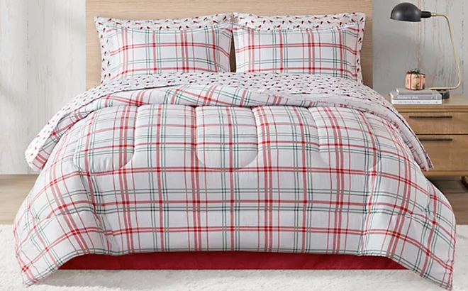 Design Lab Merry Bright 8 Pc Comforter Sets