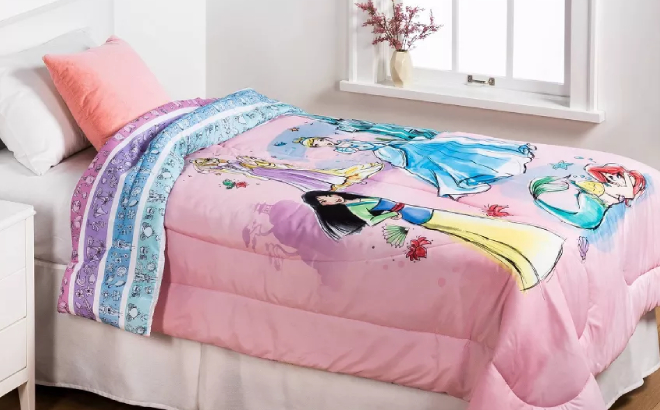 Disney Princess Fairytales and Dreams Kids Twin Reversible Comforter