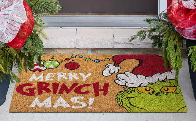 Dr Seuss How the Grinch Stole Christmas Wreath Doormat