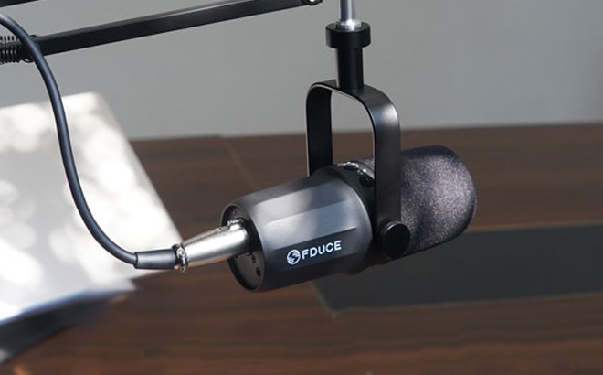 Fduce Dynamic Podcast Microphone