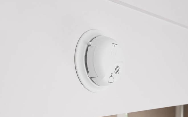 First Alert SMI100 Battery Operated Smoke Alarm