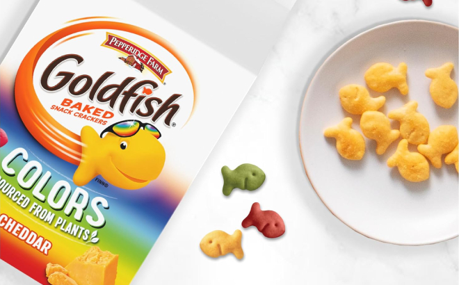 Goldfish Colors Cheddar Cheese Crackers