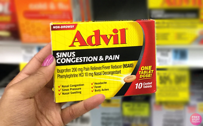 Hand holding Advil Sinus Congestion Pain Relief 10 Count