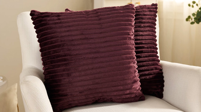 Home Reflection Ribbed Plush Pillows 2 Piece Set