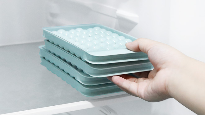 Ice Cube Tray with Lid and Bin Blue