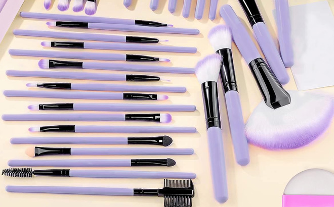 Makeup Brushes 32 Piece Purple Set