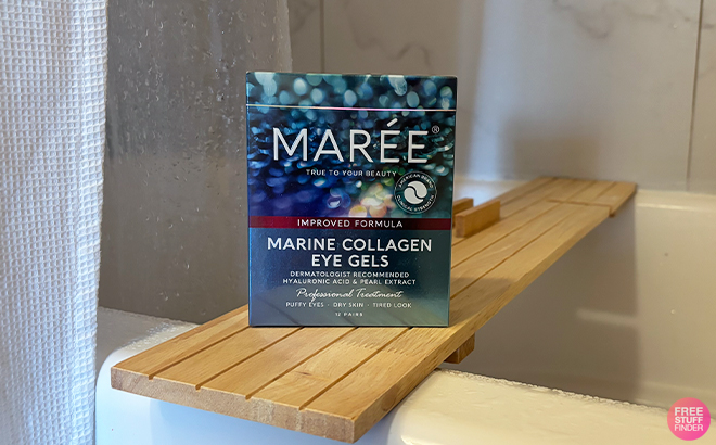 Maree Marine Collagen Eye Gels 6 Pack on a Wooden Board on a Bathtub