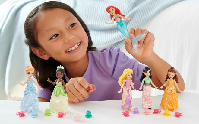 Mattel Disney Small Doll Party Set